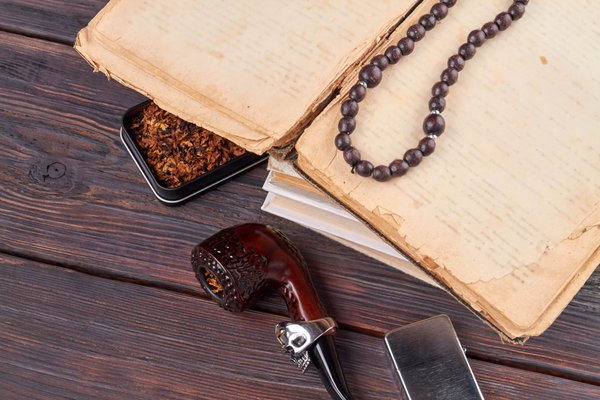 How to Choose a Classic Pocket Square to Add a Pop of Personality to a Woman's Suit?